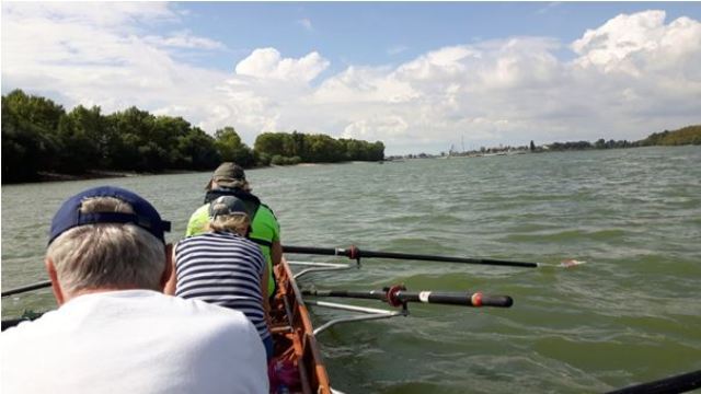 2016 2 Auf der Donau bei Komaron