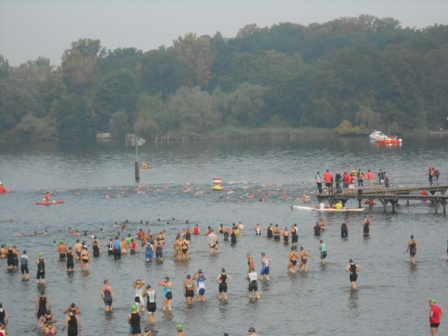 BerlinMan2016 Schwimmstart